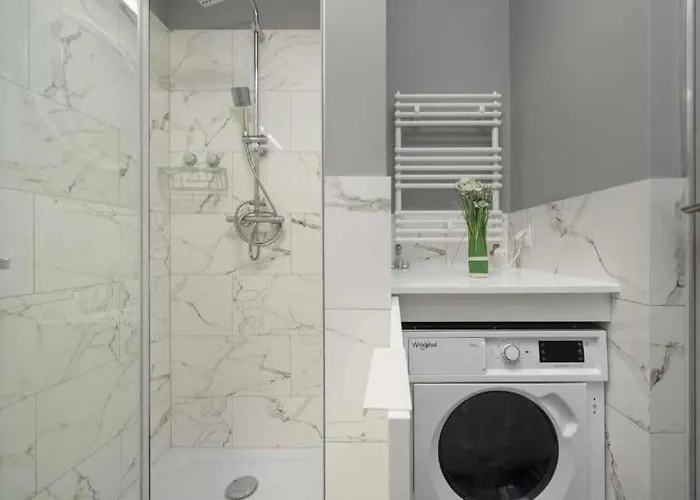 New, Stylish And Fully Equipped Near The Center *